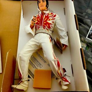 Vintage Elvis Presley World
Doll Burning Love 21" Doll
1984 w/ Inserts Rare
